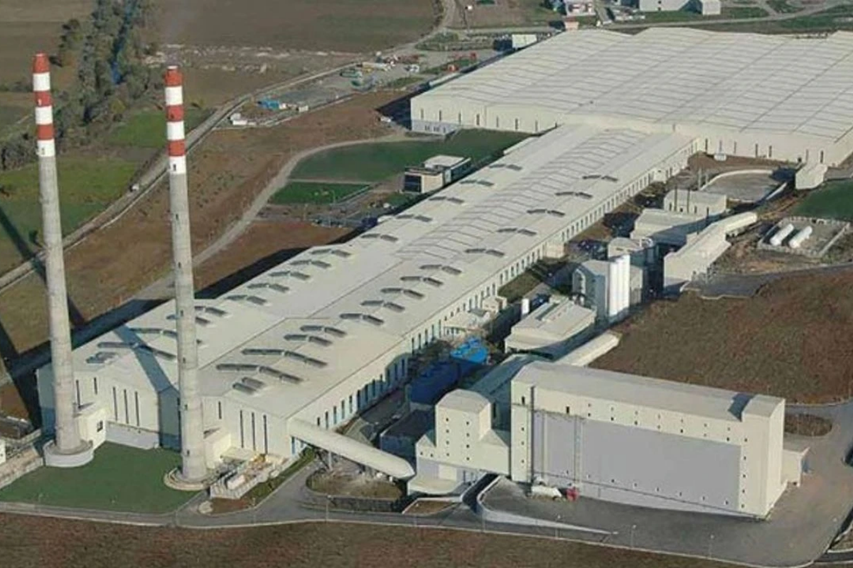 Şişecam 200 milyon euro yatırımla Tarsus'taki buzlu cam fırını ve enerji camı işleme kapasiteli yeni hattını devreye aldı