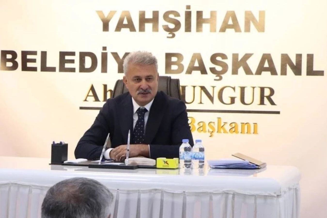 İrtikâp soruşturması kapsamında gözaltına alınan AK Parti'li Yahşihan Belediye Başkanı Ahmet Sungur'a ihraç talebi