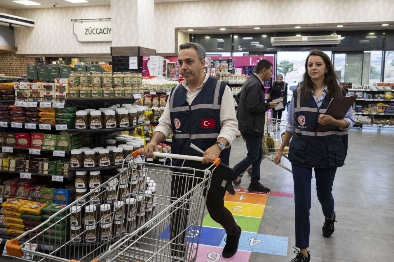 Ticaret Bakanlığı denetimlerinde fahiş fiyata 4.9 milyar TL ceza kesti