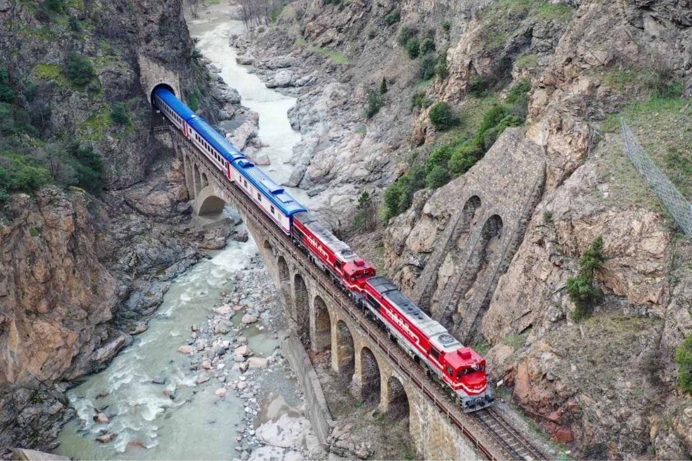 Batı Karadeniz'in doğal ve kültürel mirasını tanıtan turistik Karaelmas Treni sonbahar seferlerine başlıyor
