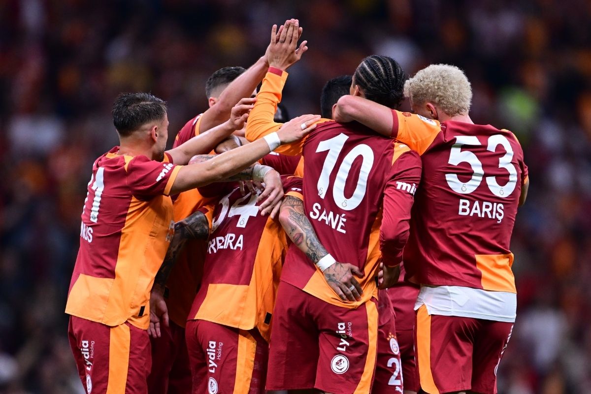 Galatasaray, Konyaspor'u yendi ligin zirvesindeki puan farkını 6'ya çıkardı