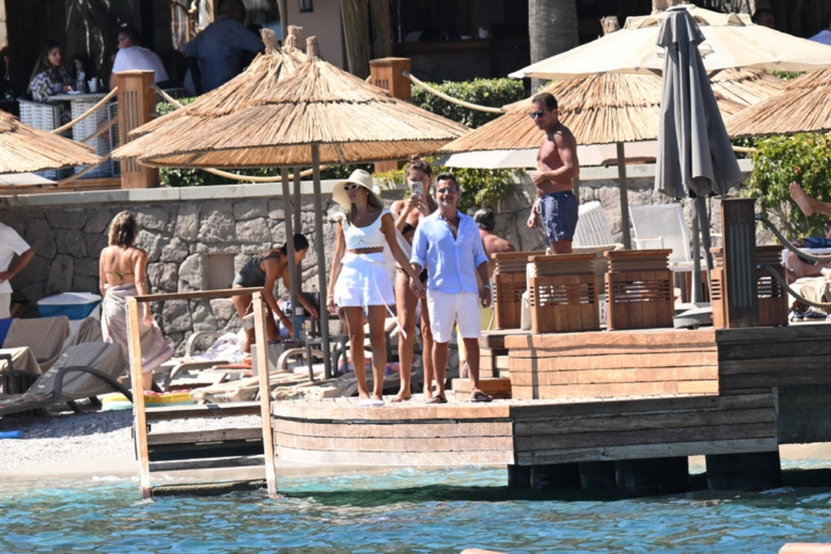 Pınar Hacıarifoğlu ve Moris Kohen çifti, evlendikleri Bodrum'da balayına başladılar