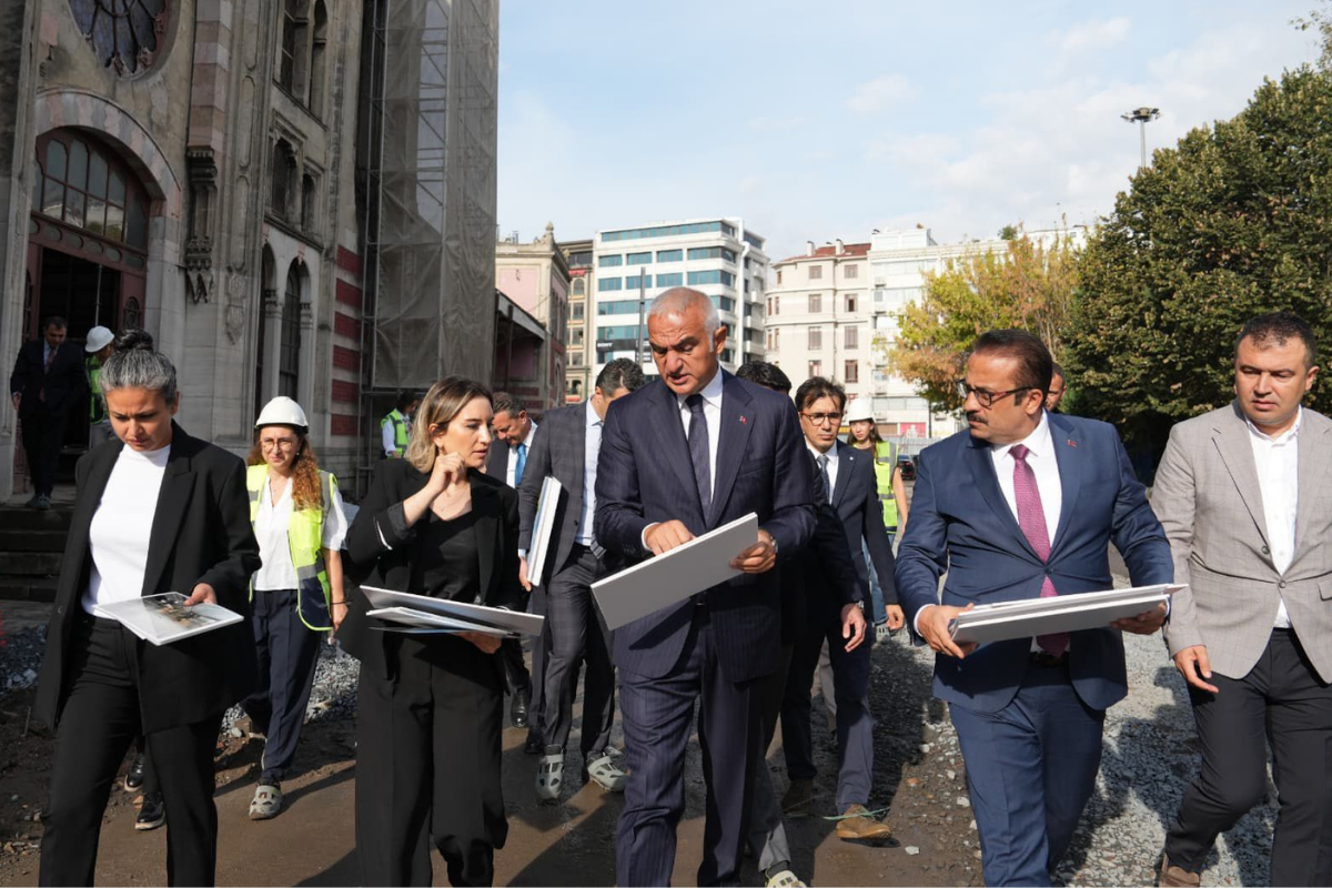 Kültür ve Turizm Bakanı Mehmet Nuri Ersoy, Sirkeci Garı’nda restorasyonun başladığını açıkladı: Otel ya da AVM olmayacak, ulaşım işlevi korunacak