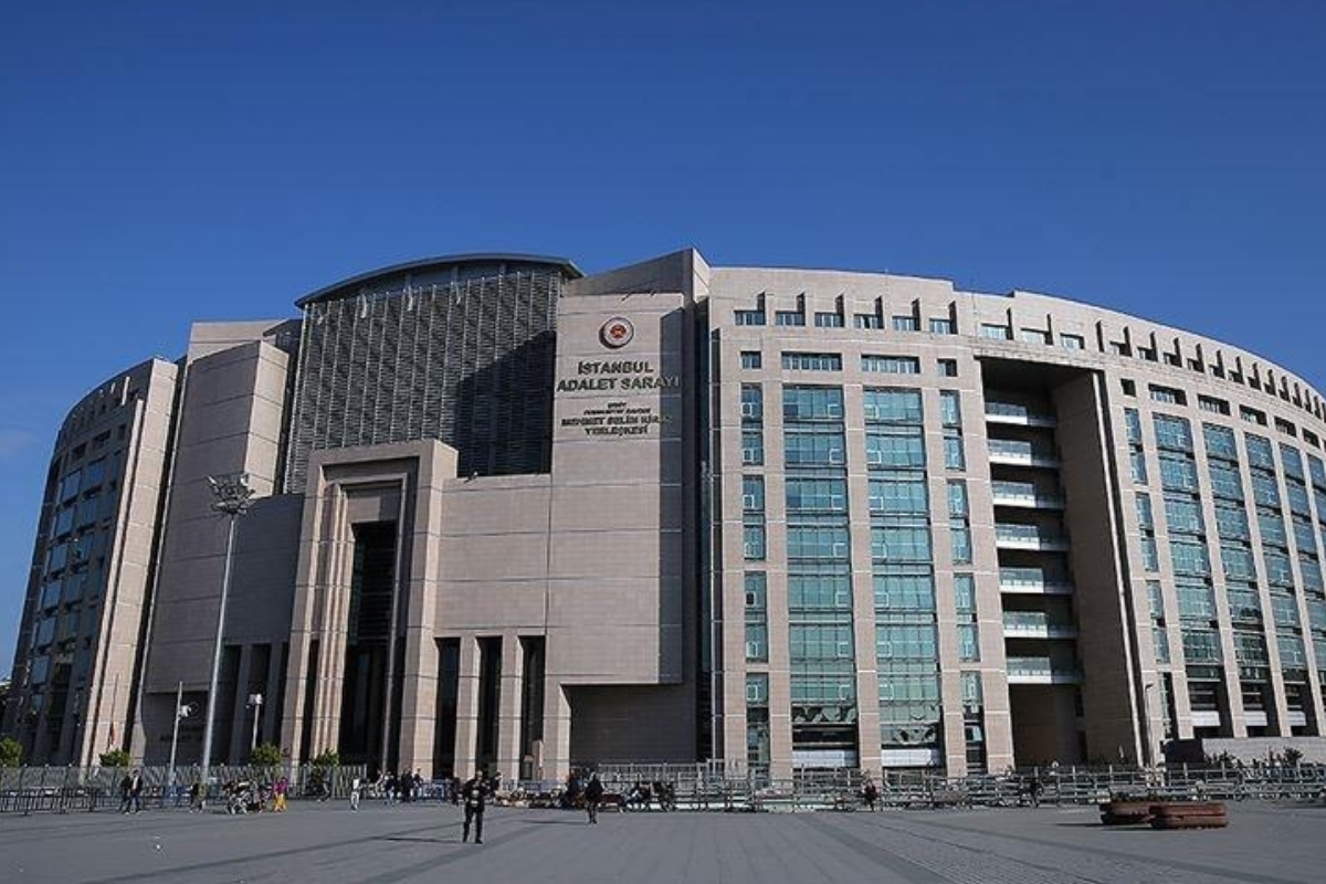 İstanbul 45. Asliye Mahkemesi, CHP İstanbul İl Başkanlığı Olağanüstü Kongresi'nin durdurulmasını istedi