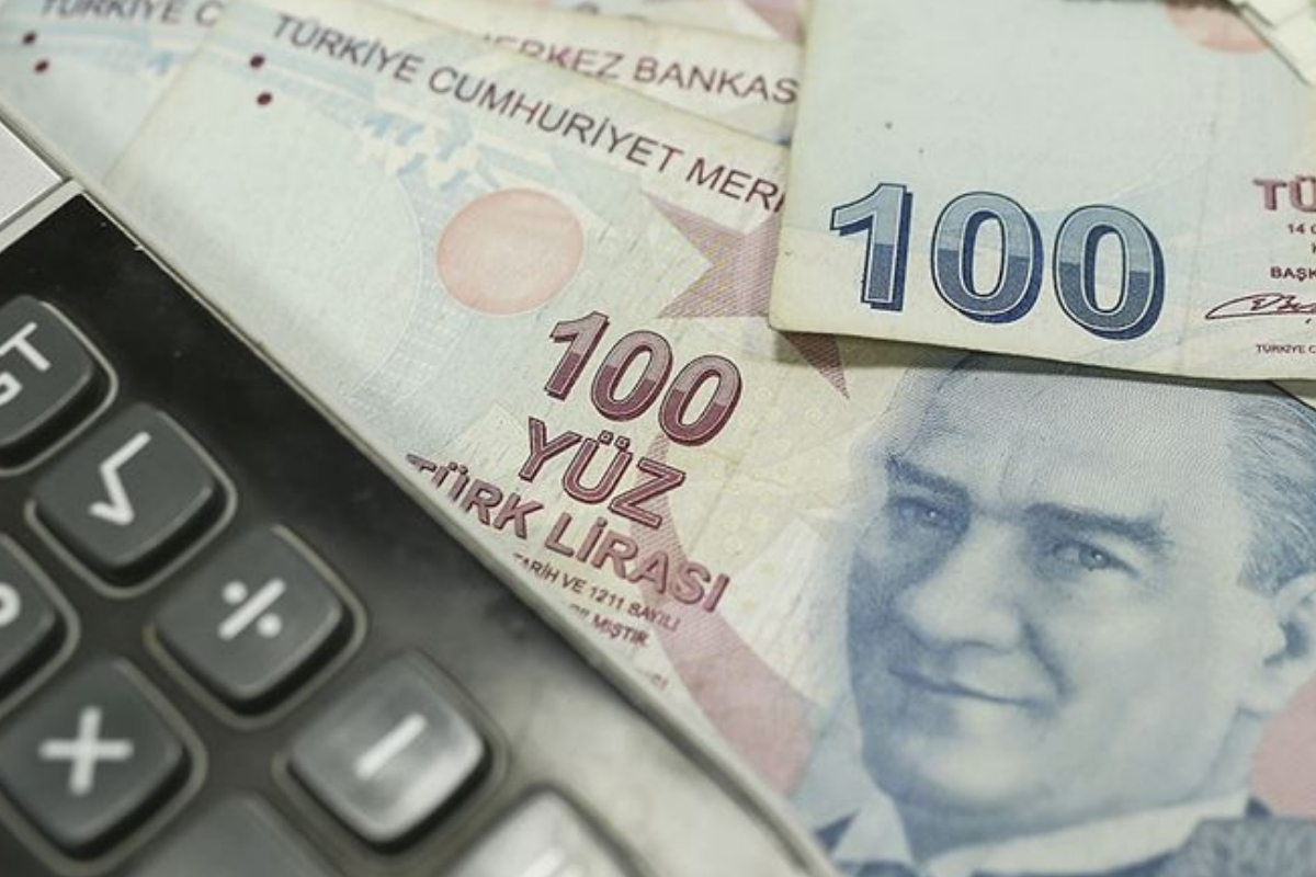 Politika faizinin yüzde 40,5’e inmesine rağmen bankalar mevduat kapmak için yüzde 48’e varan faizler sunuyor
