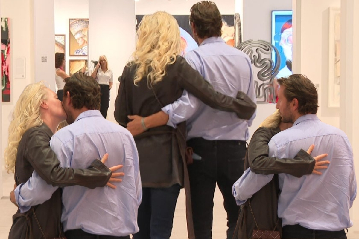 Alara Koçibey sevgilisi Eren Morova'yla Contemporary İstanbul'da aşka geldi