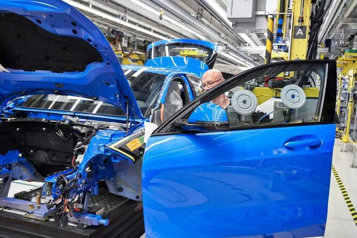 BMW, motor marş rölesindeki arıza ve yangın riski nedeniyle ABD’de 196 binden fazla aracı geri çağırıyor