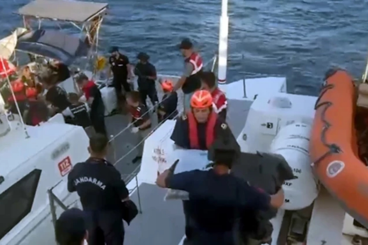 Muğla'da tekneye JİHA'yla narkotik operasyonu: 210 kilo yakalandı