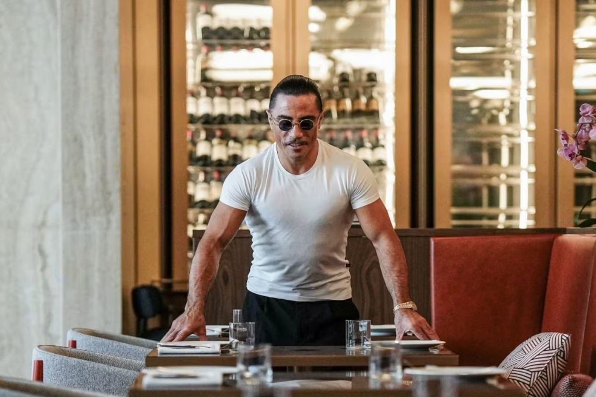 Nusr-Et, İtalya'daki ilk, dünyadaki 32'nci restoranını Milano'da açtı, İtalyanlar büyük ilgi gösterdi