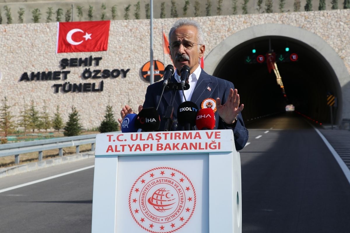 Ulaştırma Bakanı Abdulkadir Uraloğlu, Amasya'da varyant ve tünel açılışı yaptı: Zorlu coğrafyalarda konforlu ulaşım sağladık 