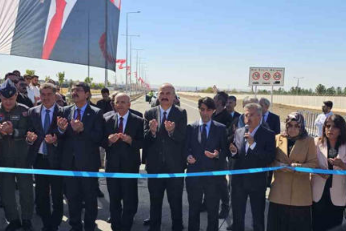 Hazine ve Maliye Bakanı Mehmet Şimşek memleketi Batman'da Recep Tayyip Erdoğan Bulvarı'nı açtı