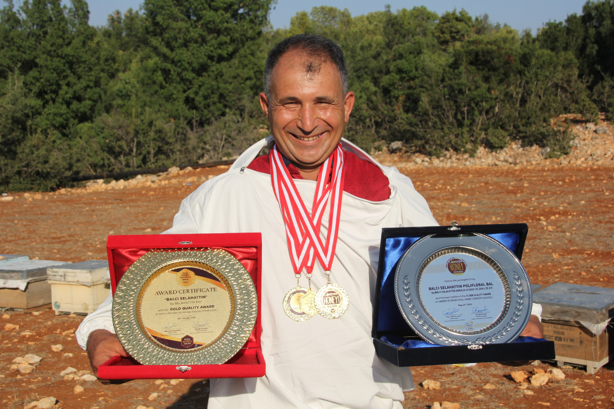 Toros Dağları'nda üretilen çiçek balı Fransa ve İngiltere'den 3 ödül kazandı