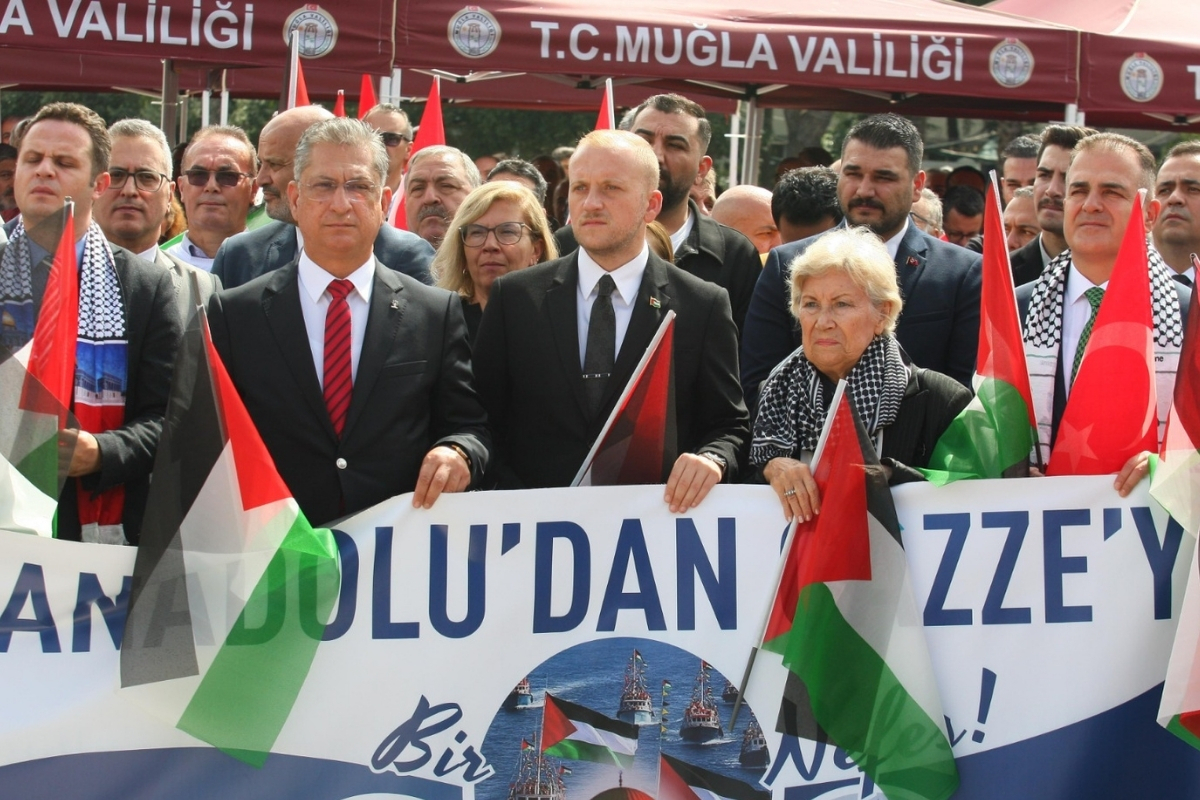 Muğla’da Gazze’ye destek mitingi düzenlendi: Sumud Filosu’ndan Ayçin Kantoğlu canlı bağlantı ile selam gönderdi