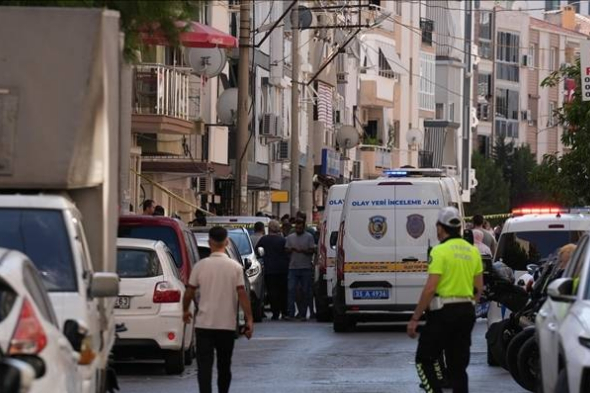 Balçova’da karakol saldırısında ağır yaralanan polis memuru Ömer Amilağ, 22 günlük tedavinin ardından şehit oldu