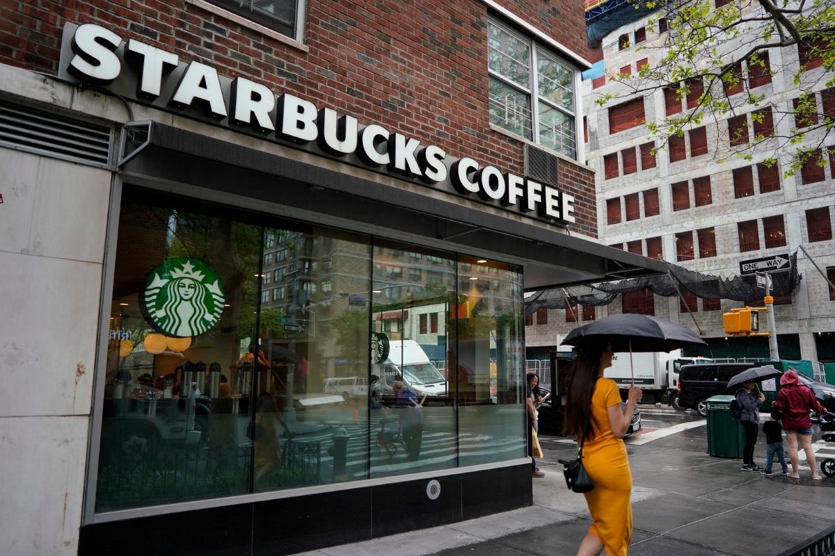 Starbucks en güçlü olduğu New York’ta 54 şubesini kapattı