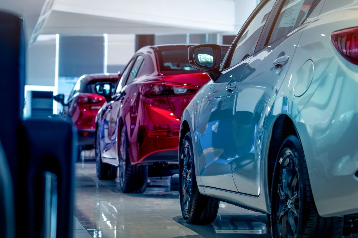 Alman otomotiv sektörü ABD'li ve Çinli rakiplerine karşı rekabet gücünü artırmak için zirve düzenliyor