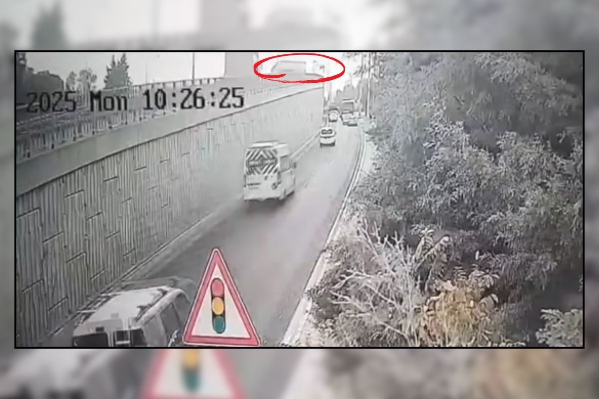 İzmir'de tırın viyadükte asılı kaldığı anların görüntüleri ortaya çıktı