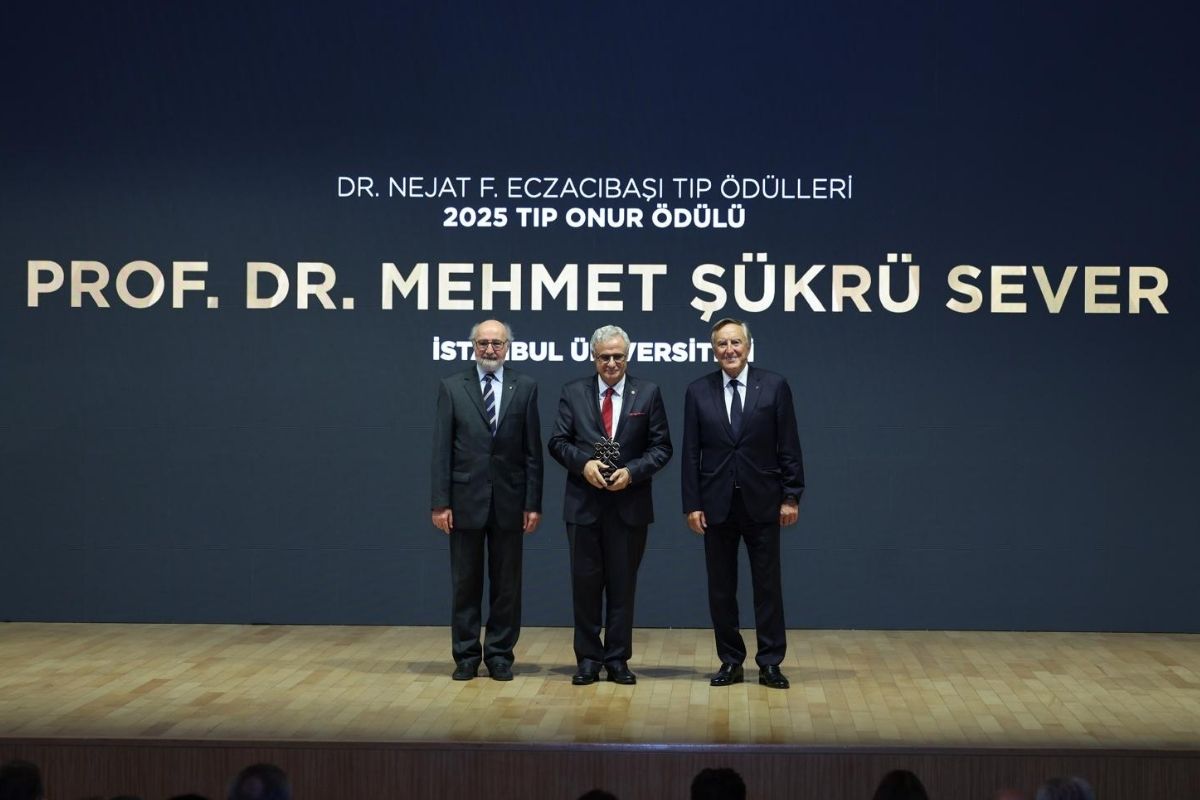 Dr. Nejat F. Eczacıbaşı Tıp Ödülleri sahiplerini buldu, Onur Ödülü'nü Prof. Dr. Mehmet Şükrü Sever aldı