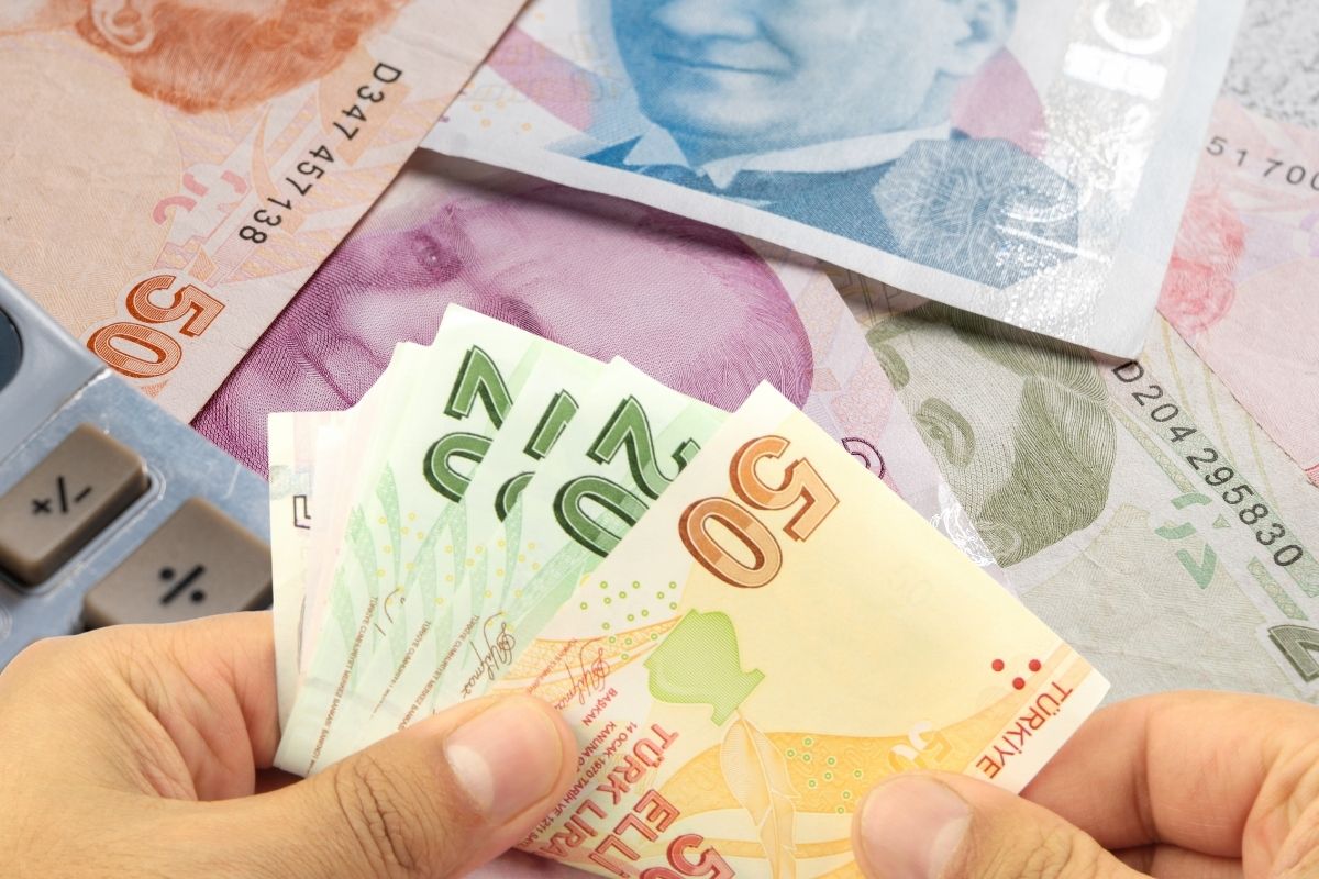 Hazine eylül ayında 360 milyar lira açık verdi