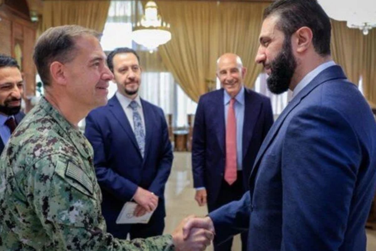 Şam'da kritik toplantı: Tom Barrack ve CENTCOM Komutanı Cooper, Cumhurbaşkanı Şara ile görüştü