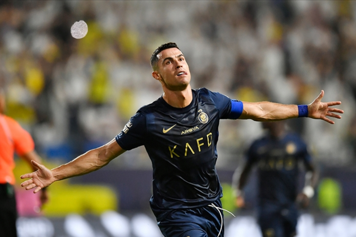 Portekizli futbolcu Cristiano Ronaldo 40 yaşında ‘ilk milyarder futbolcu’ oldu