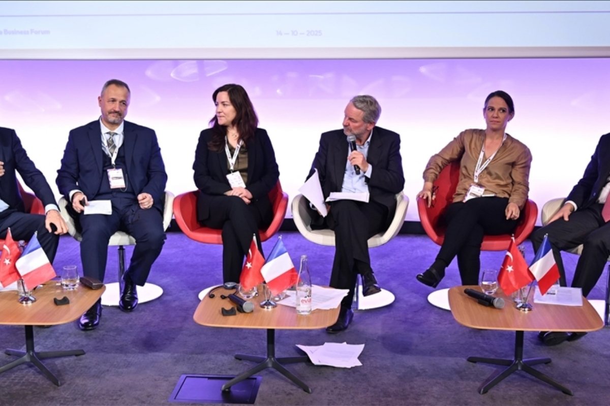 Cumhurbaşkanlığı Yatırım ve Finans Ofisi, Paris'te düzenlenen Türkiye-Fransa İş Forumu'ndan Türkiye'deki yatırım olanaklarını anlattı