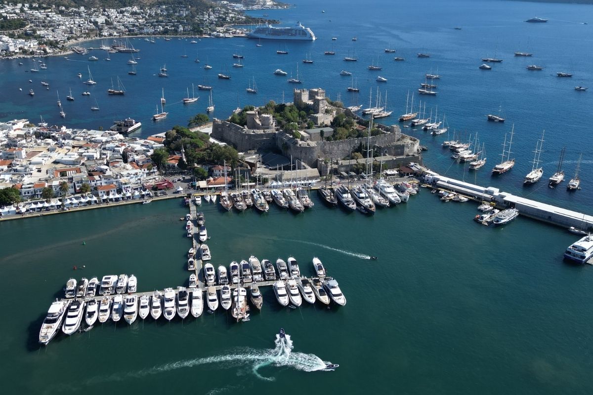 Bodrum Boat Show görkemli törenle kapılarını açtı, 200'den fazla tekne ve 500'ün üzerinde markayı buluşturdu