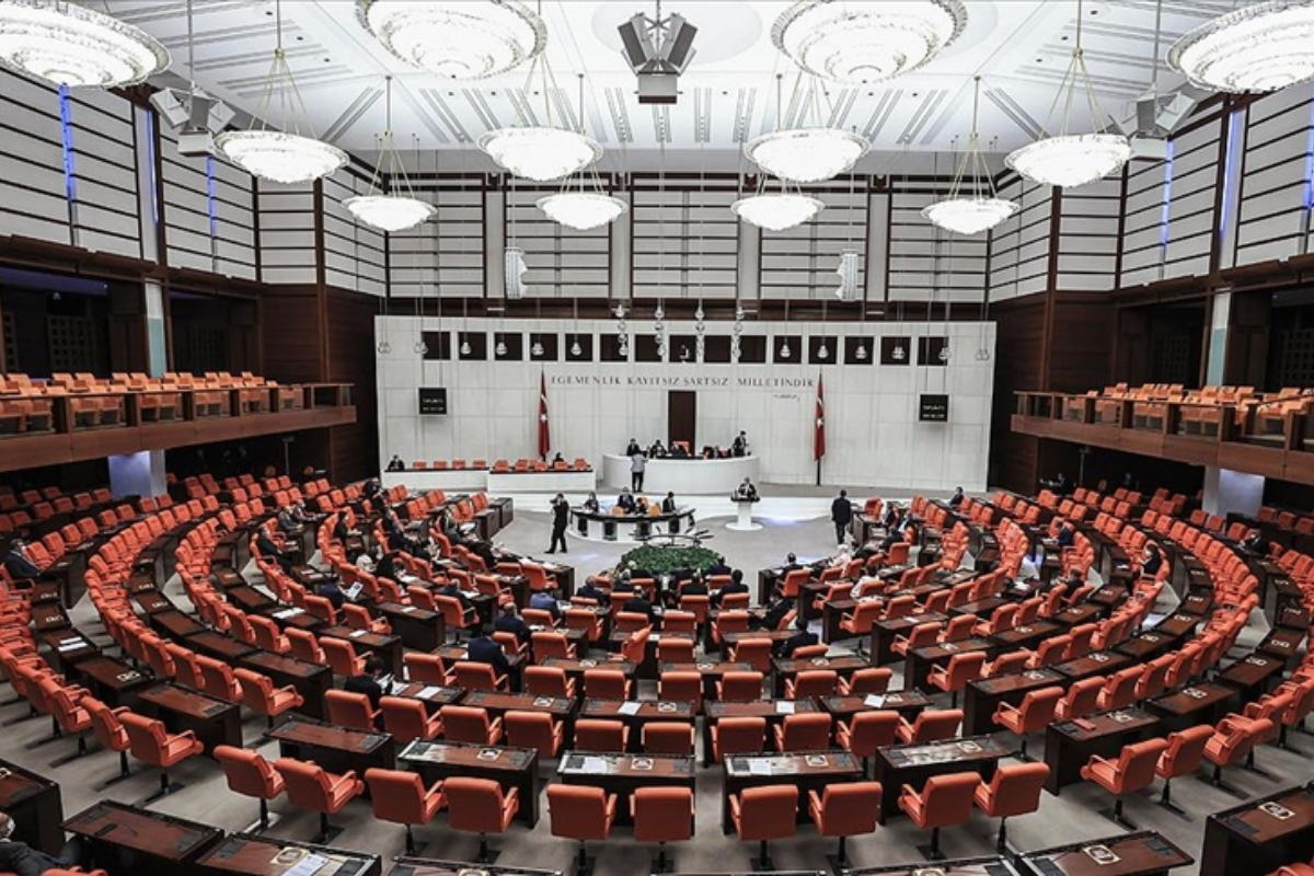 Vergi kanunları ile ilgili düzenlemeleri içeren kanun teklifi TBMM Başkanlığına sunuldu