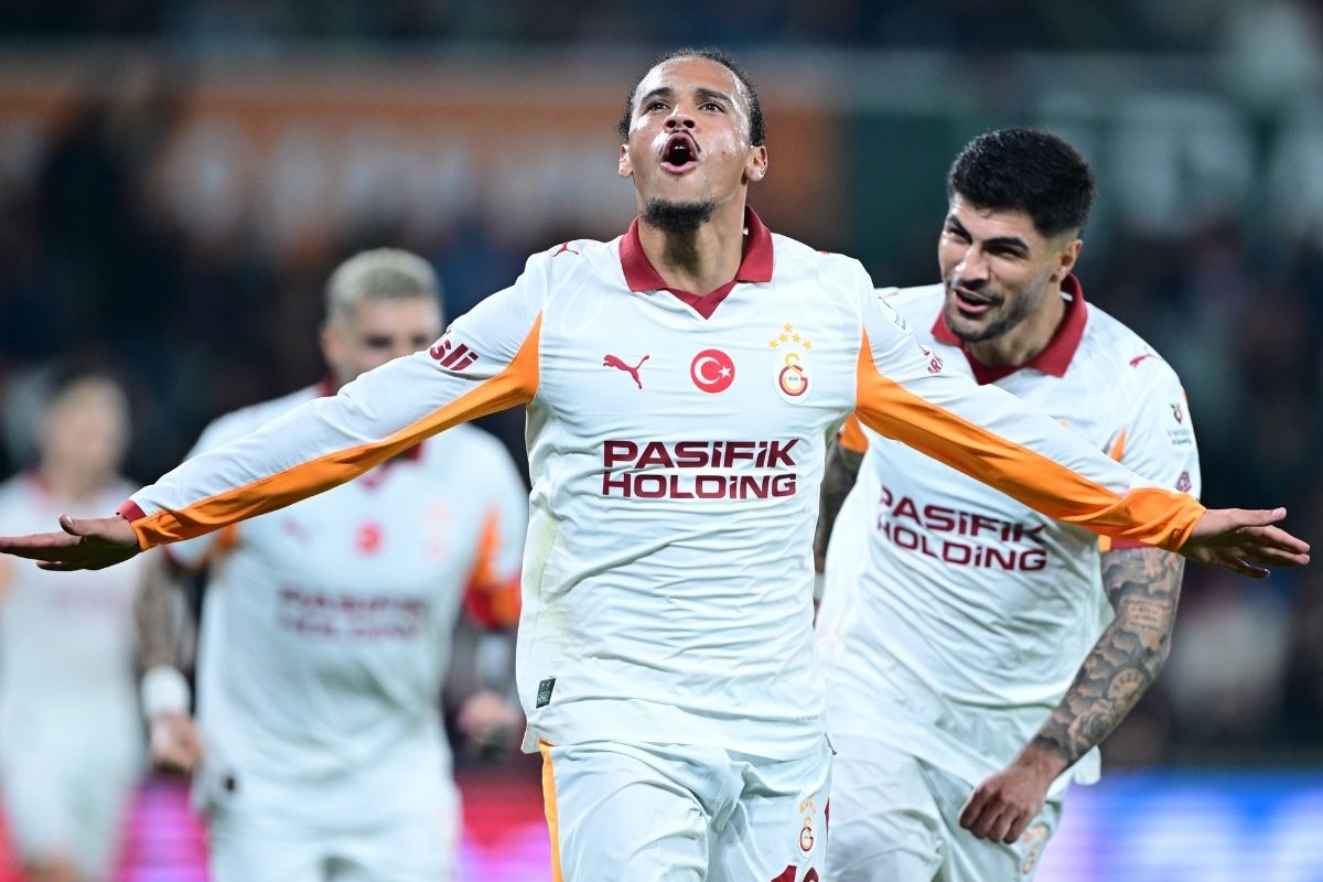 Galatasaray, Leroy Sane'nin attığı gollerle deplasmanda Başakşehir'i mağlup etti