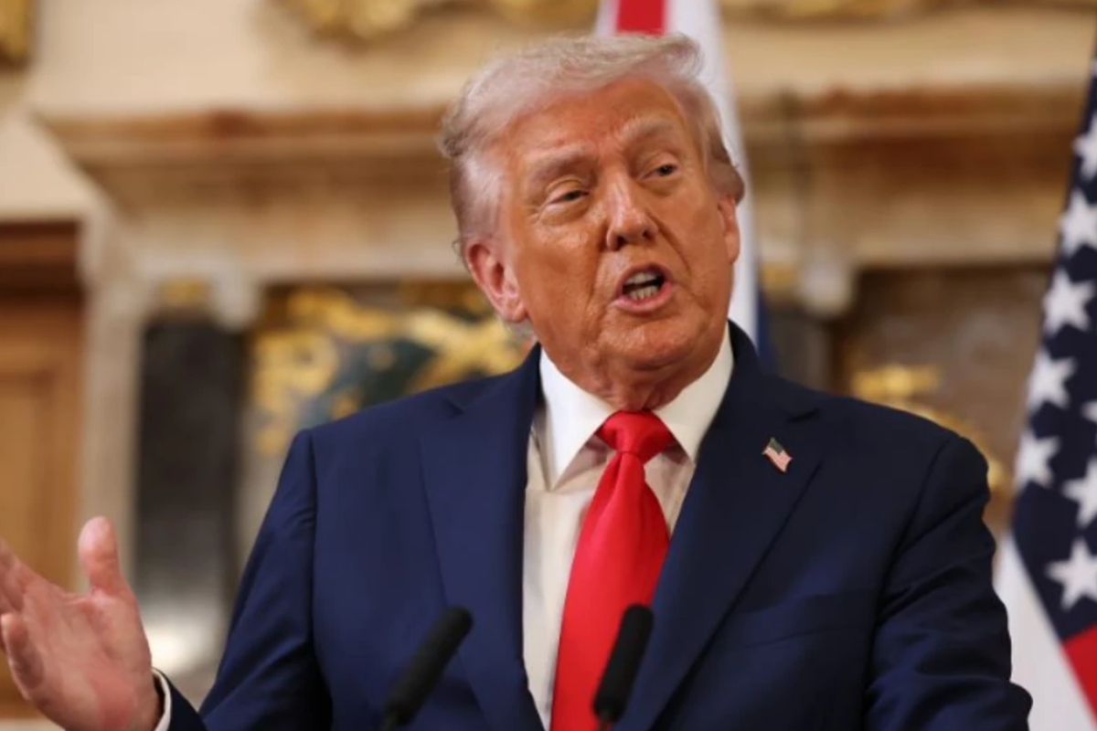 Trump, ithal kamyon ve otobüslere tarife getirilmesini öngören bildiriyi imzaladı