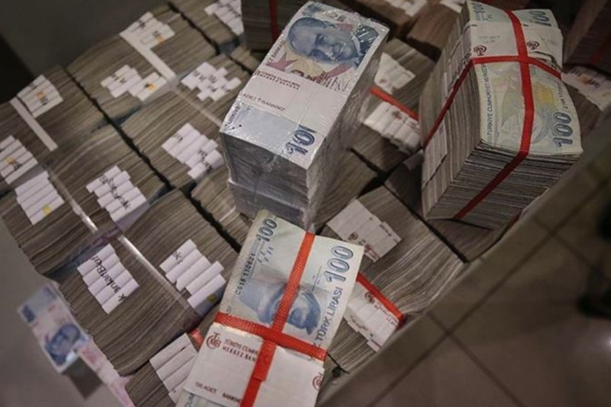 Yurt içi ve yurt dışında sermaye piyasası araçları ihracı rekor kırdı: 9.5 ayda 2 trilyon lirayı aşarak geçen yılın tamamını yüzde 8,2 geride bıraktı