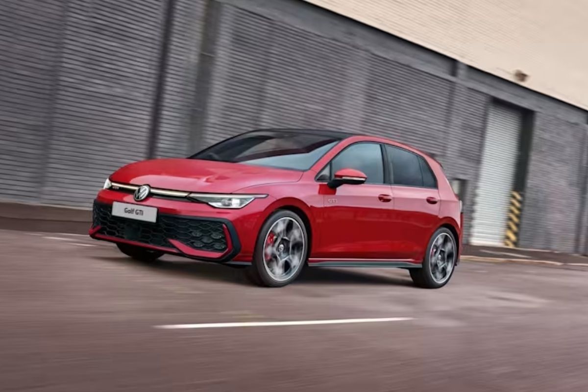 Volkswagen, çip krizi nedeniyle bazı modellerin üretimini durduruyor