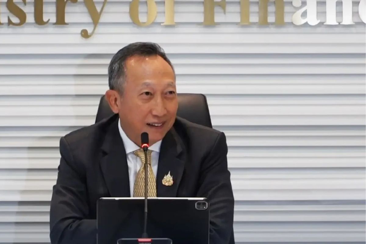 Tayland Maliye Bakan Yardımcısı Vorapak Tanyawong, "dolandırıcılık" iddialarının ardından istifa etti