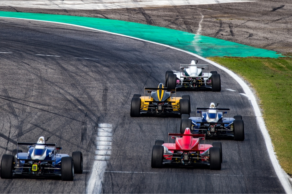Formula 1 Dünya Şampiyonası'nda heyecan, sezonun 20'nci yarışı Meksika Grand Prix'siyle devam edecek