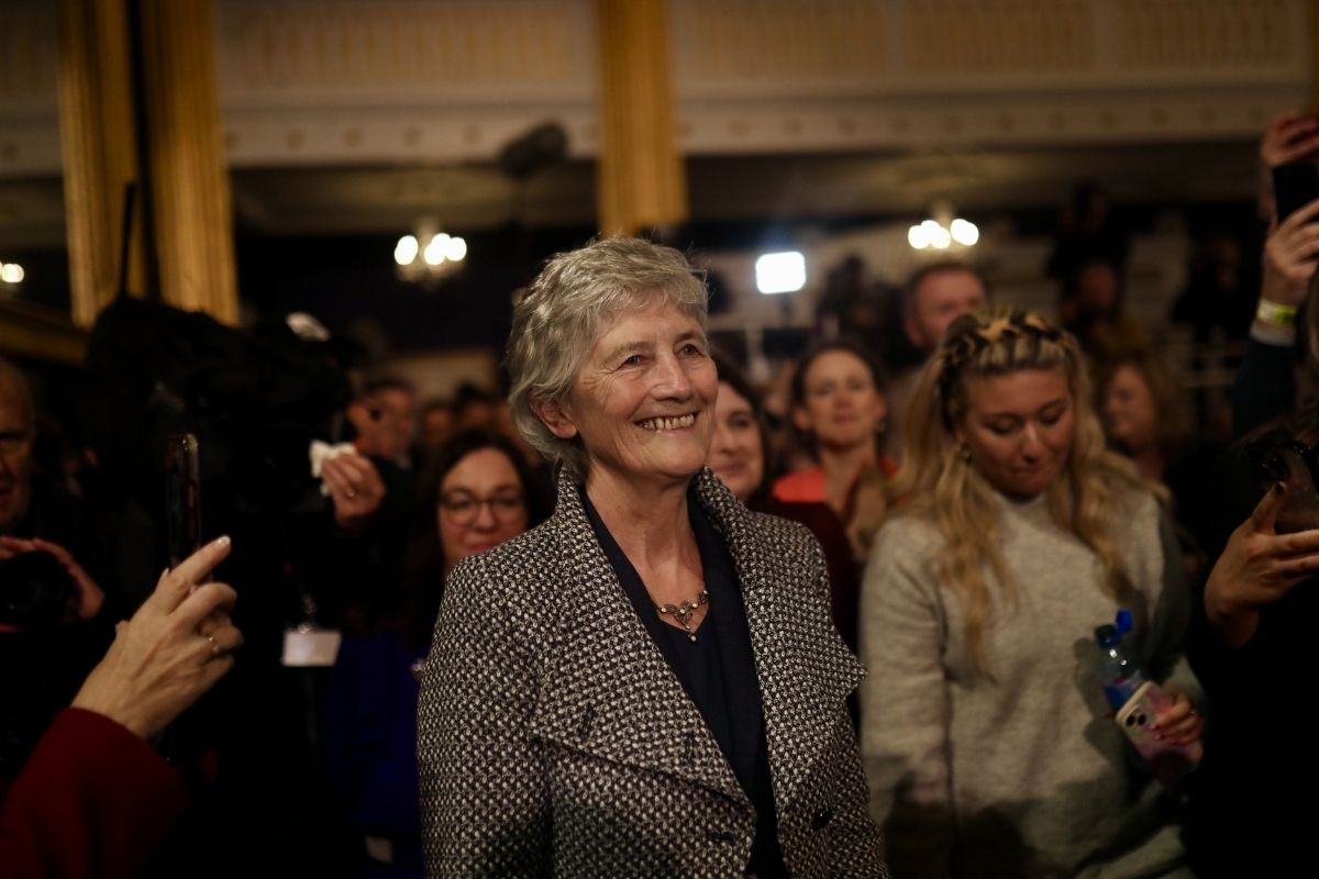 Sol görüşlü Catherine Connolly, İrlanda’nın yeni cumhurbaşkanı seçildi