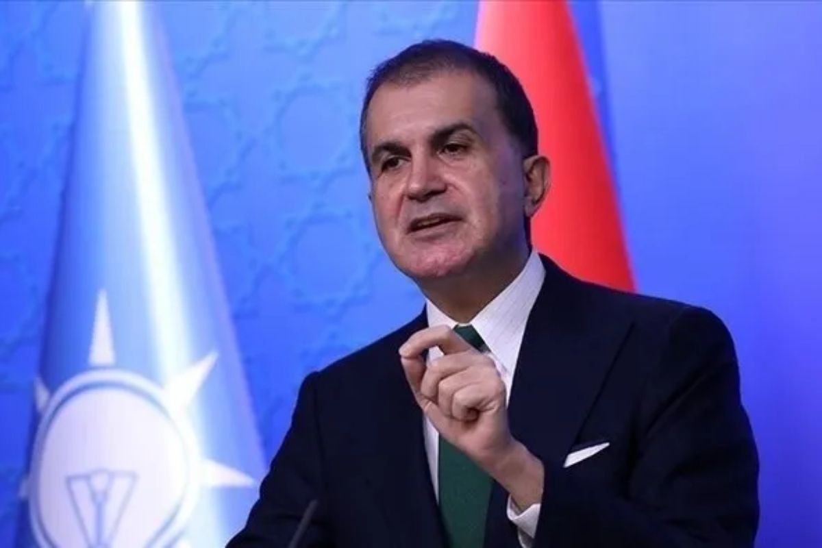 AK Parti Sözcüsü Çelik: Terör unsurlarının Türkiye'den çekilmesi ve silah bırakmaya dair yeni adımların açıklanması ana hedefe uygun ilerlemelerdir