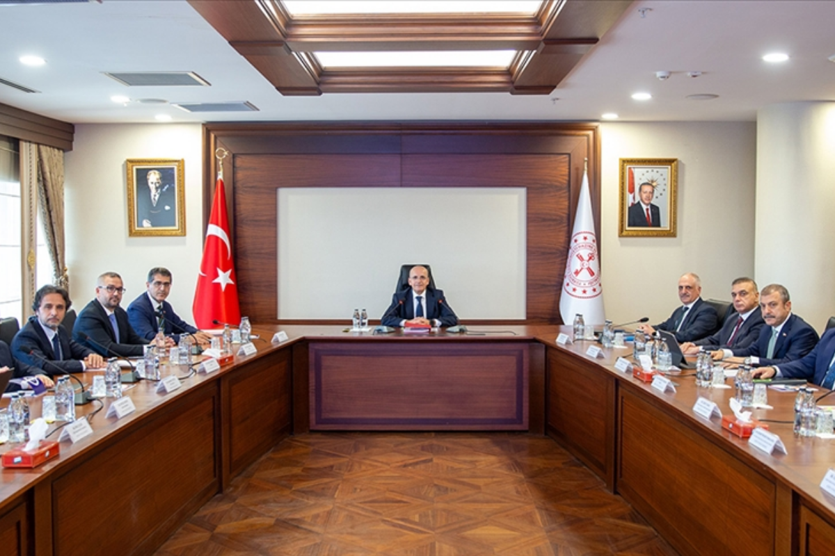 Mehmet Şimşek ve kurmayları tüketici kredileri ve kredi kartlarını görüştü