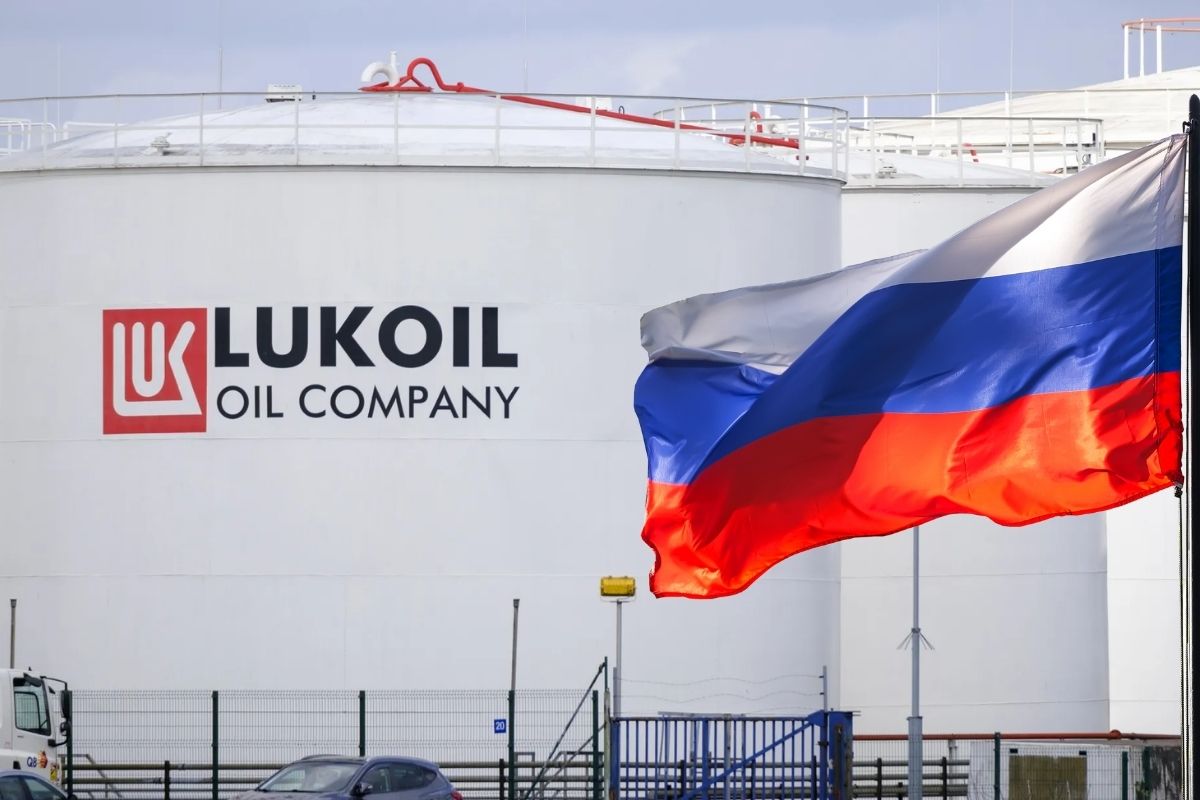 ABD'nin yaptırım listesine eklediği Rus petrol şirketi Lukoil'den uluslararası varlıklarını satma kararı