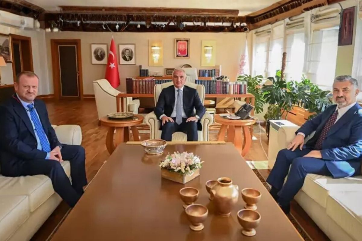 Kültür ve Turizm Bakanı Mehmet Nuri Ersoy, RTÜK Başkanı Mehmet Daniş ve Türk Telekom CEO'su Ebubekir Şahin'i kabul etti