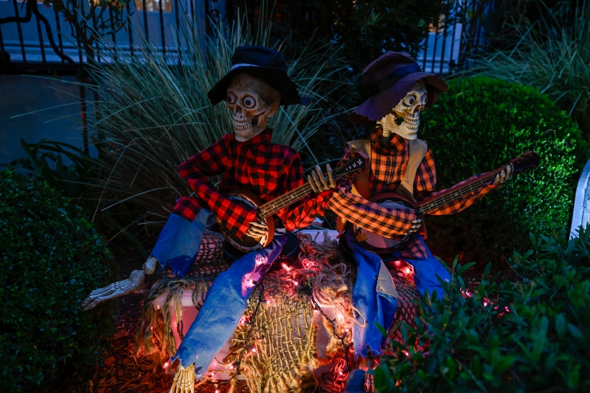 Cadılar Bayramı öncesinde San Francisco Toronto ve Londra gibi şehirlerde süslemeler ve etkinlikler dikkat çekiyor