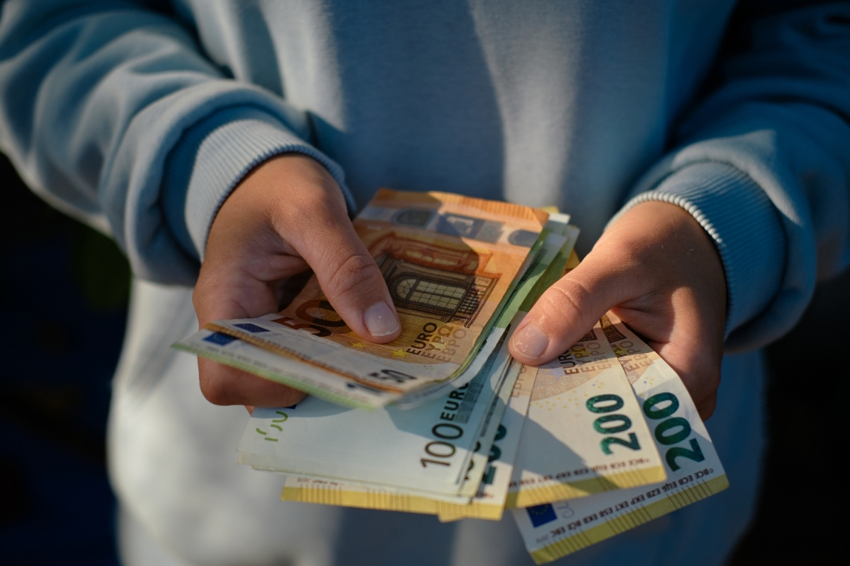 Euro Bölgesi ekonomisi üçüncü çeyrekte yüzde 0,2 büyüyerek piyasa beklentilerini aştı