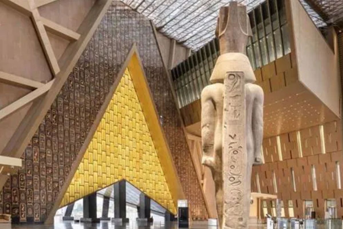 Tutankhamun’un hazinesinden firavun Khufu’nun güneş teknesine kadar eserlerin yer aldığı dünyanın en büyük müzesi Mısır'da açılıyor