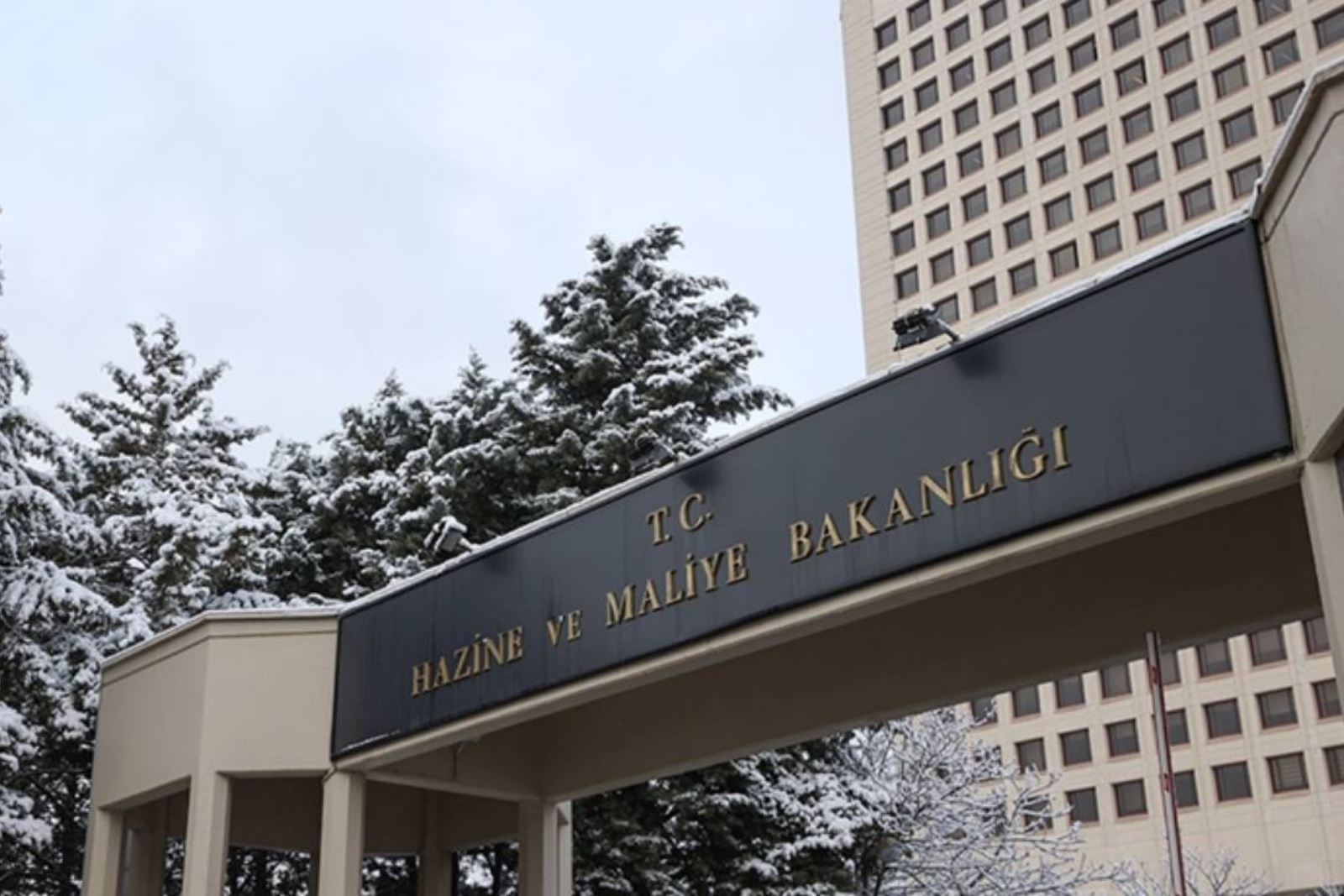 Hazine ve Maliye Bakanlığı'nın vergi dışı normal gelirleri yılın üçüncü çeyreğinde 4,5 milyar lira oldu