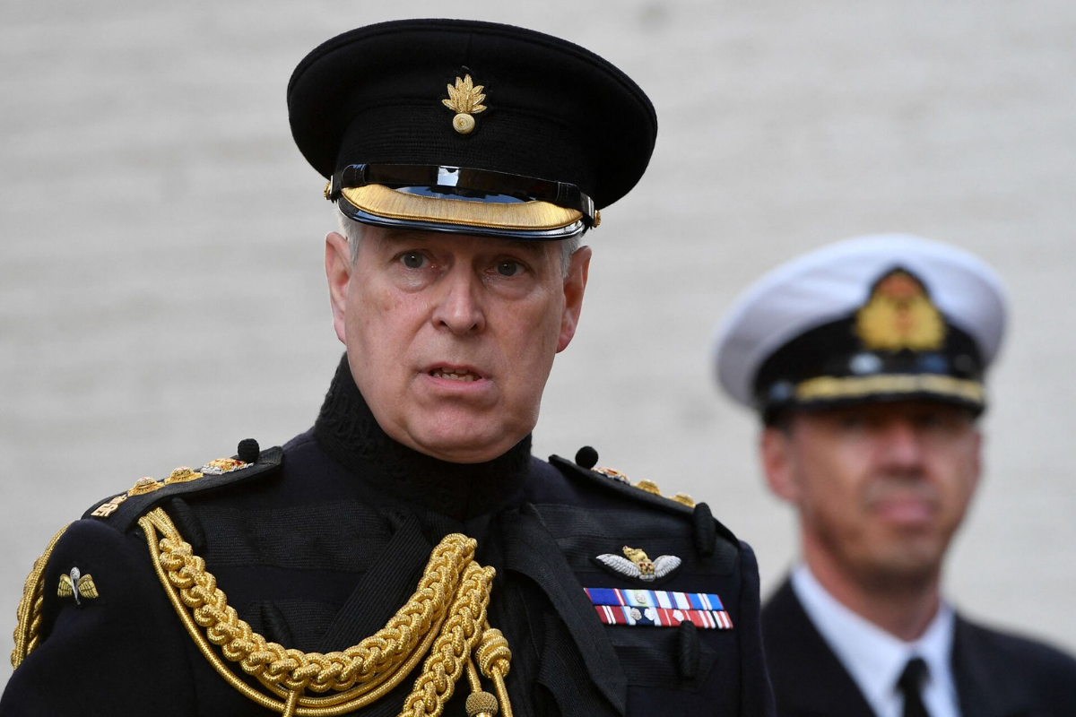 İngiltere'de Prens ünvanı elinden alınan Andrew son rütbesine de iade edecek