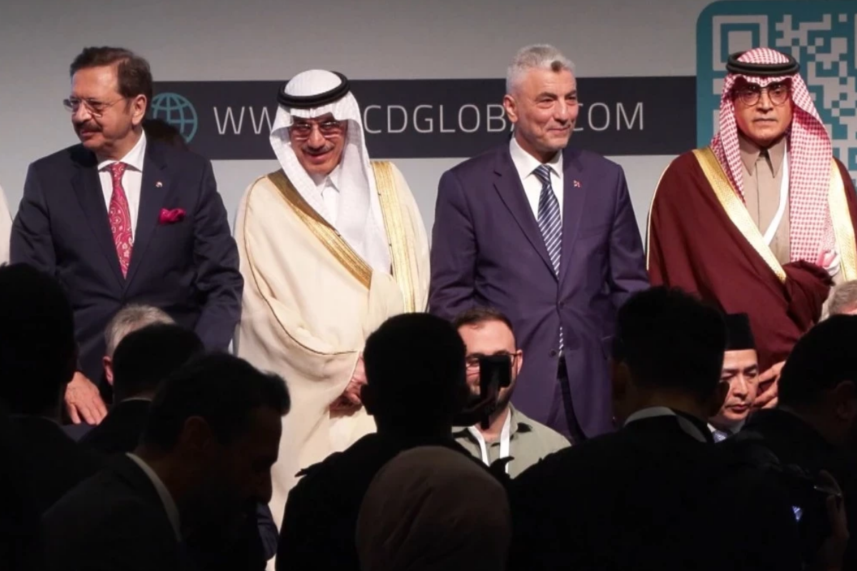 Ticaret Bakanı Ömer Bolat, Türkiye’nin İslam İşbirliği Teşkilatı üyesi ülkelerle ticaret hacminin 77 milyar dolara ulaştığını açıkladı