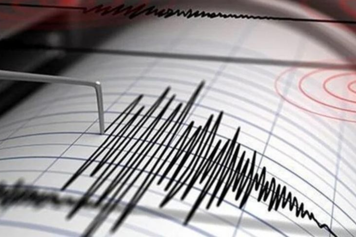 Balıkesir Sındırgı merkezli 4,9 büyüklüğünde  bir deprem meydana geldi; İstanbul ve çevre illerden hissedildi