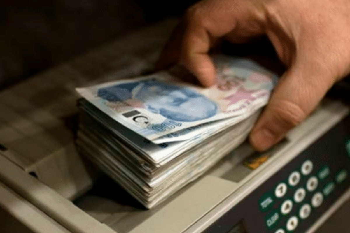 Son bir yılda vadesiz mevduatın toplam içindeki payı 2 puan artarak bankalara nefes aldırdı