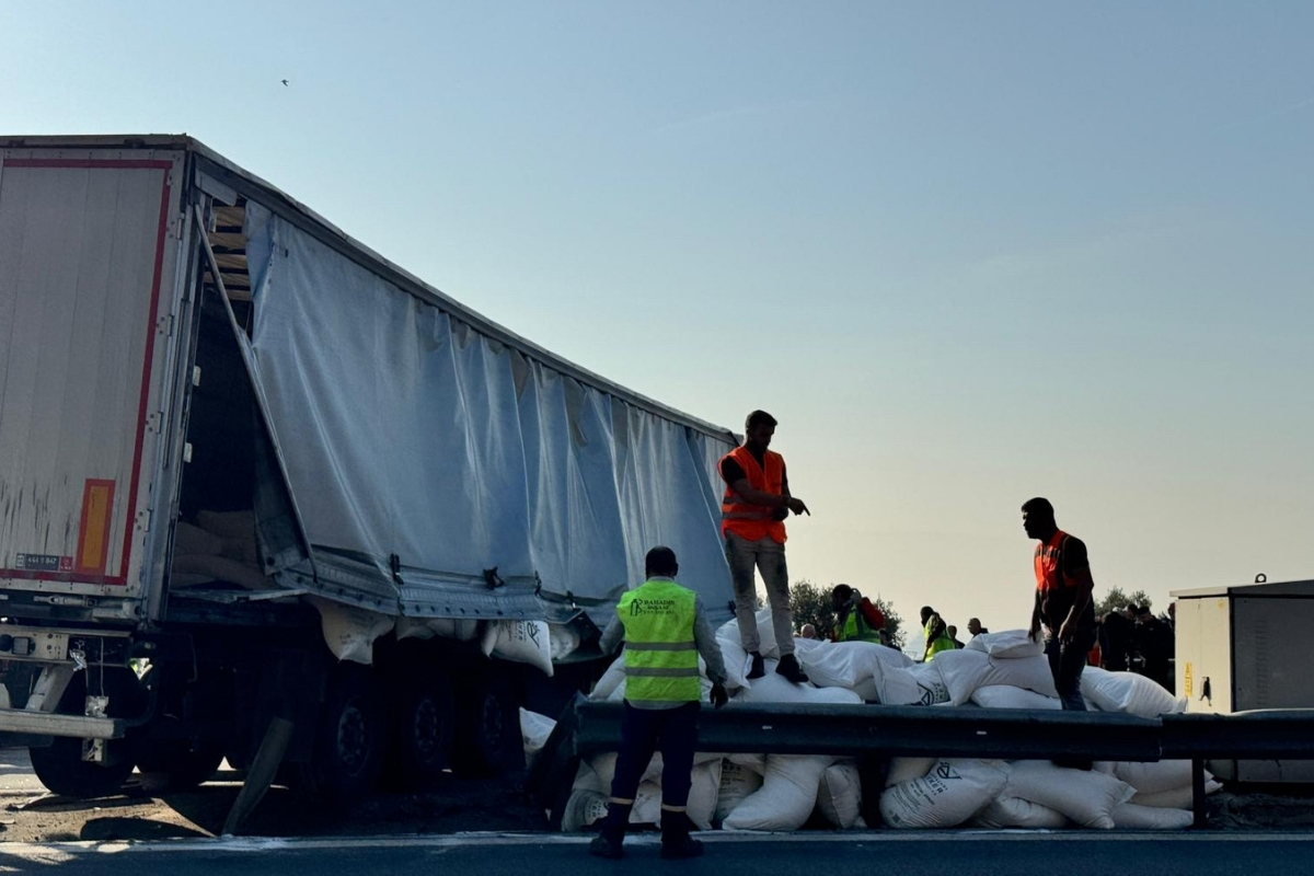 Anadolu Otoyolu Kocaeli kesiminin Ankara istikameti kaza nedeniyle ulaşıma kapandı