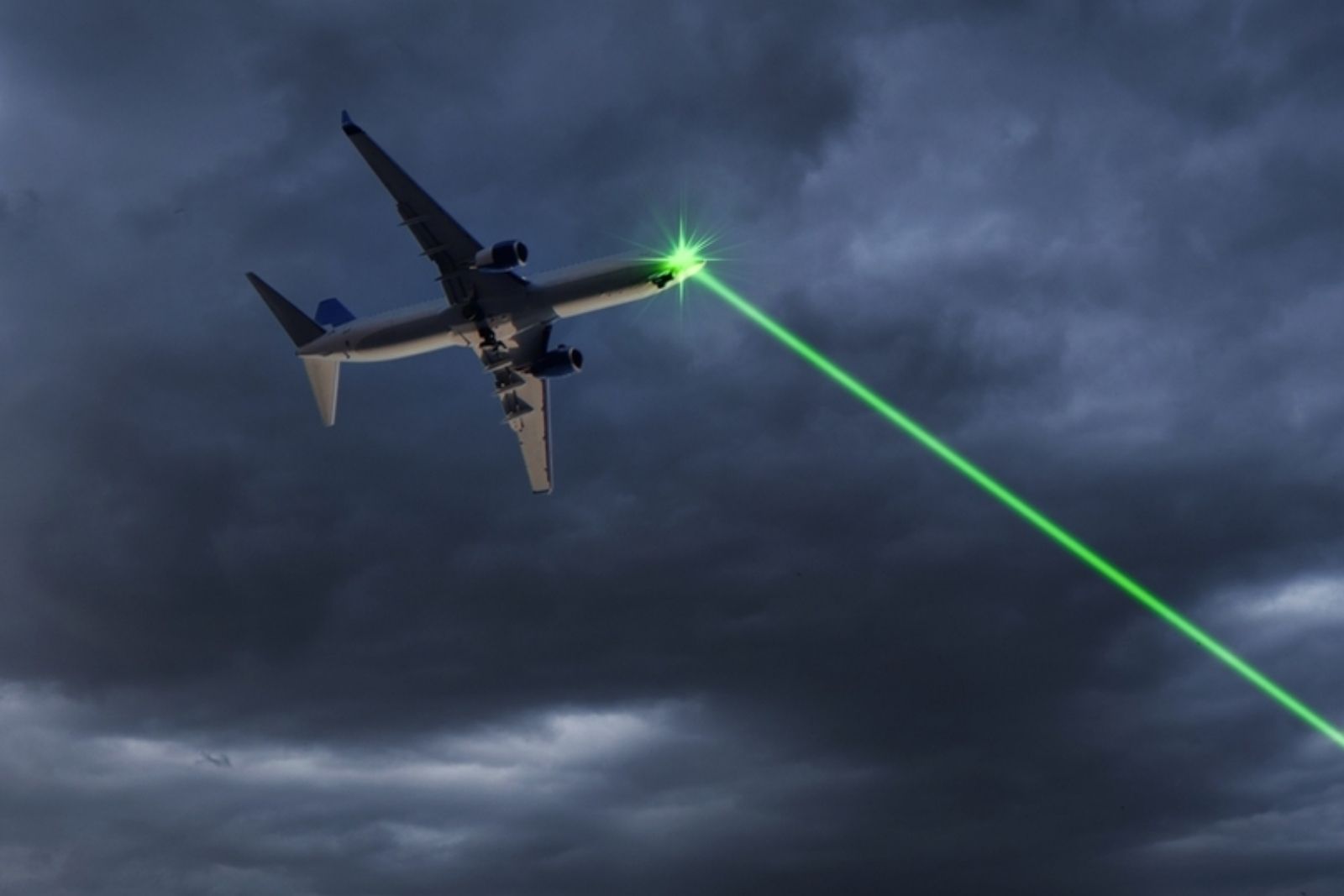 Cezalarda değerlendirme oranları değişti, uçağa lazer tutana 164 bin 613 lira ceza