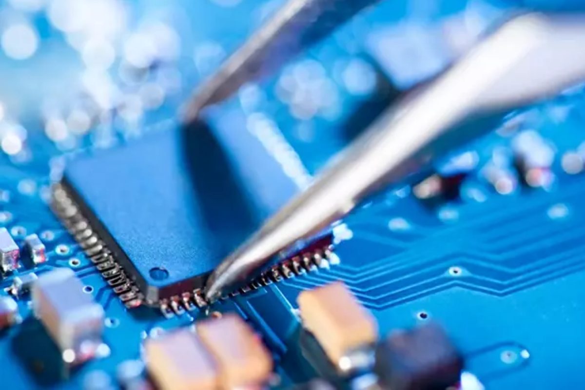 Asya borsalarında yarı iletken hisseleri ABD'deki gelişmelerin ardından sert düştü